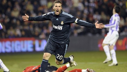 开云体育下载-德甲争冠战焦点战，曼城带走利物浦，一场战术与意志的跨联赛对话