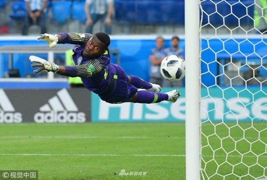 马赛逆转乌拉圭，皮克统治全场