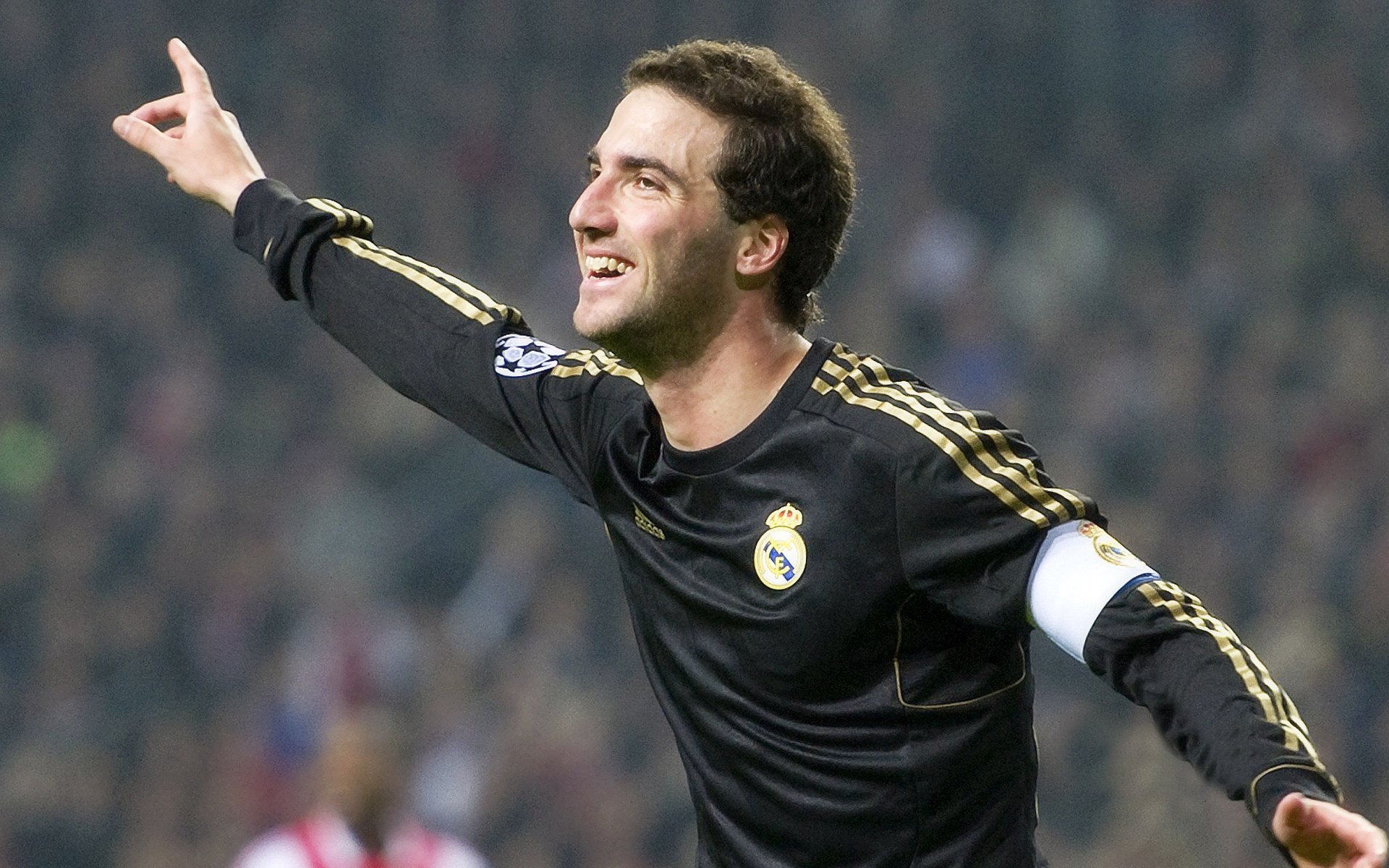 当班凯罗在德国加冕,爵士在波士顿的废墟上奏响挽歌