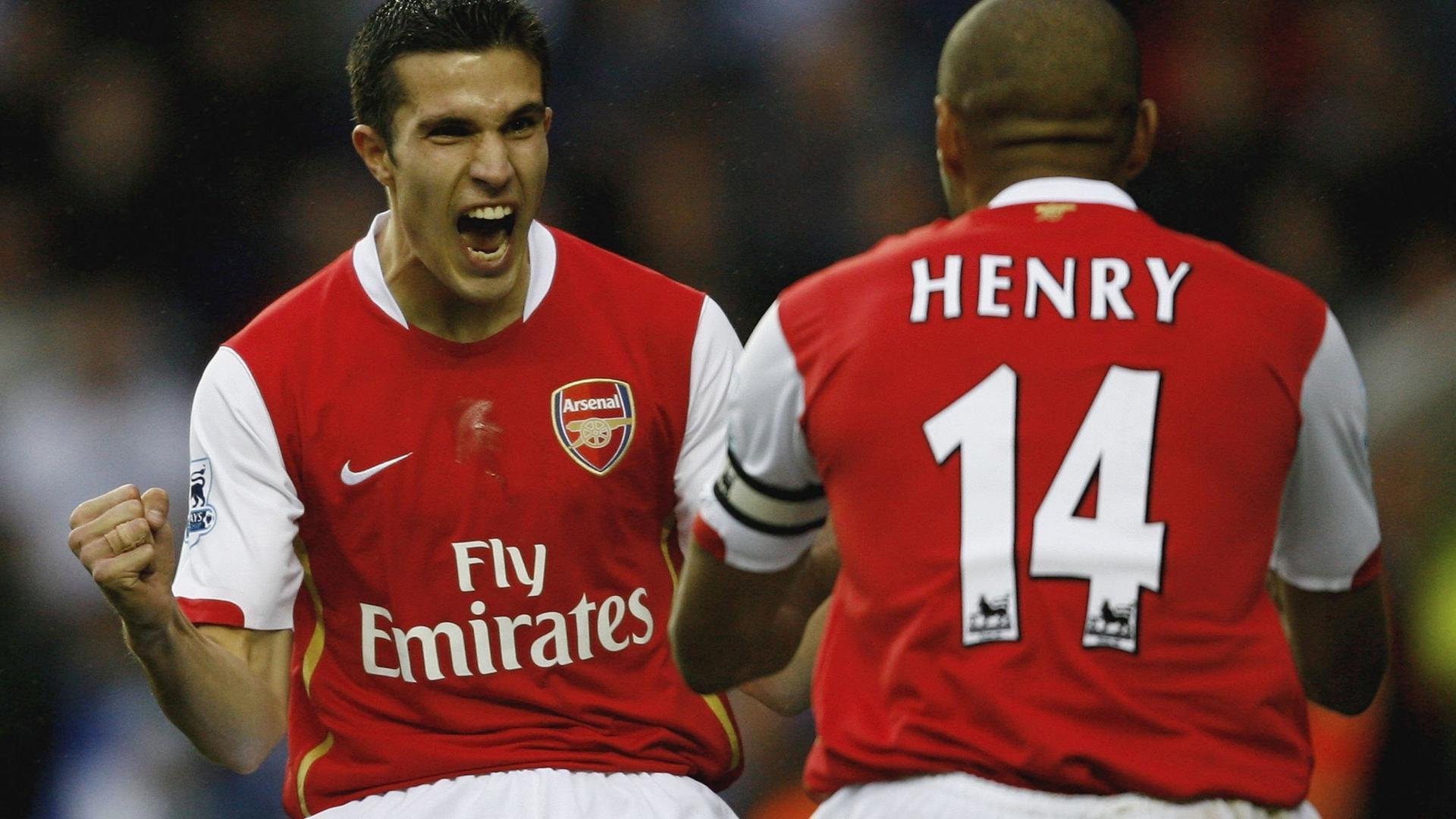 猛龙强势拿下尼克斯，保罗在意甲焦点战接管比赛，体育精神的全球交响