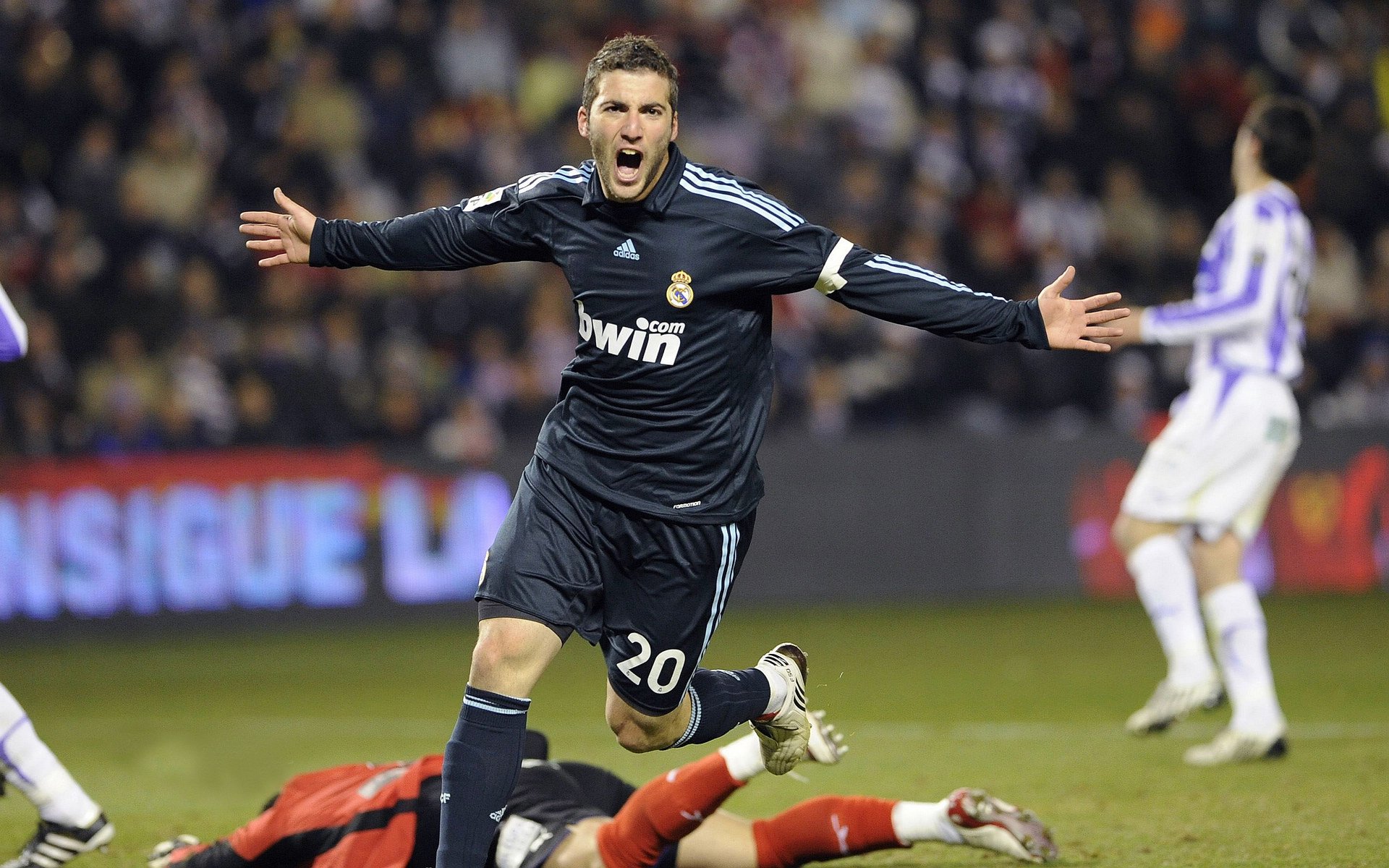 马丁内利爆发,阿根廷带走委瑞内拉,一粒进球背后的国家寓言